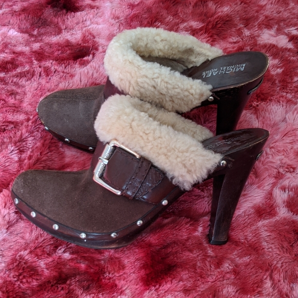 Authentic Michael Kors Clogs - Picture 3 of 6